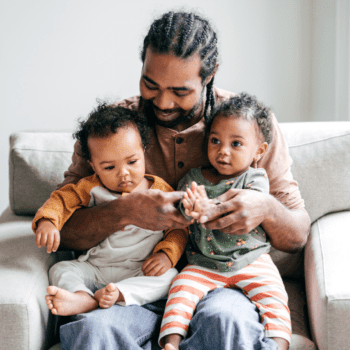 dad singing to kids