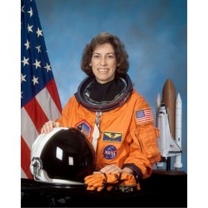 Ellen Ochoa famous latina astronaut