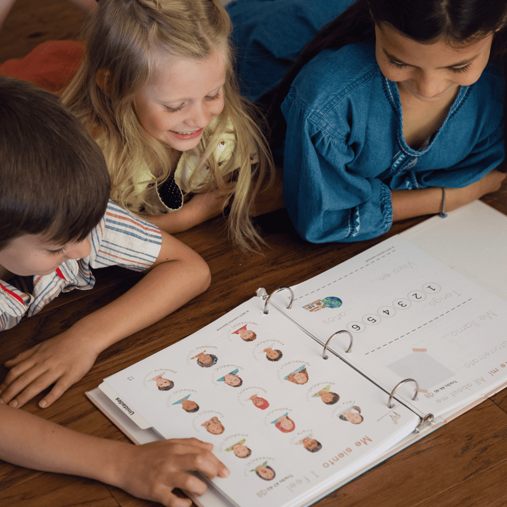 children learning Spanish together