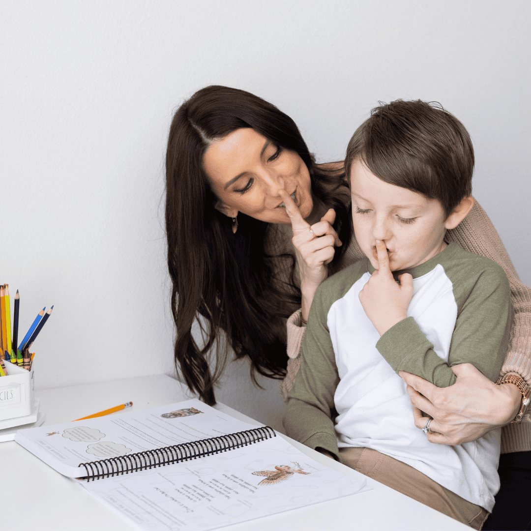 Child and mother singing a Spanish nursery rhyme